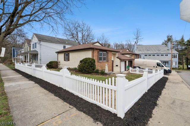 1 Lyons Pl, Morristown Town, NJ 07960