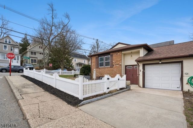 1 Lyons Pl, Morristown Town, NJ 07960