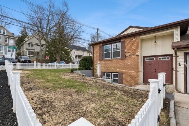 1 Lyons Pl, Morristown Town, NJ 07960