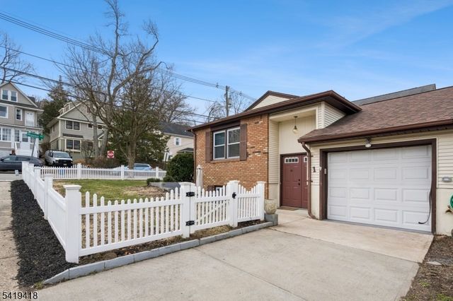 1 Lyons Pl, Morristown Town, NJ 07960