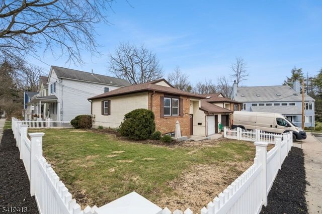 1 Lyons Pl, Morristown Town, NJ 07960