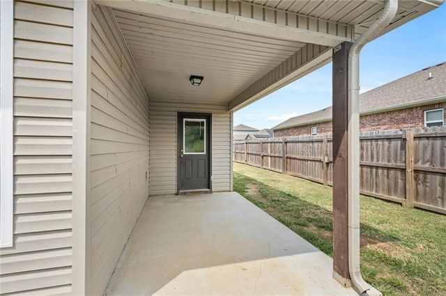 313 Woodcreek Street, Lowell, AR 72745