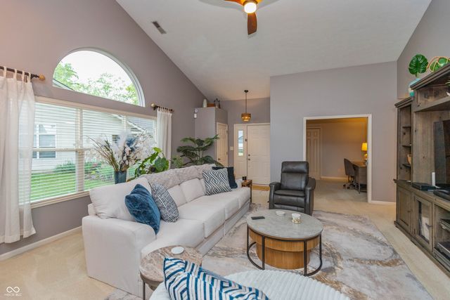 9509 Summer Ridge Place, Indianapolis, IN 46260
