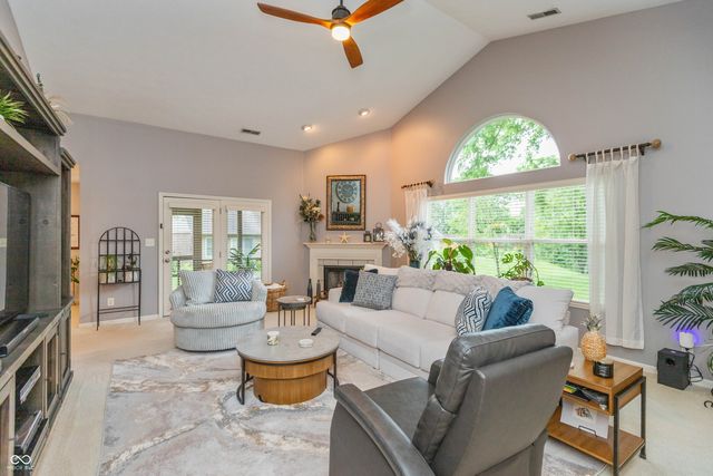 9509 Summer Ridge Place, Indianapolis, IN 46260