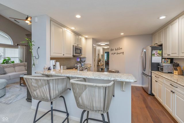 9509 Summer Ridge Place, Indianapolis, IN 46260