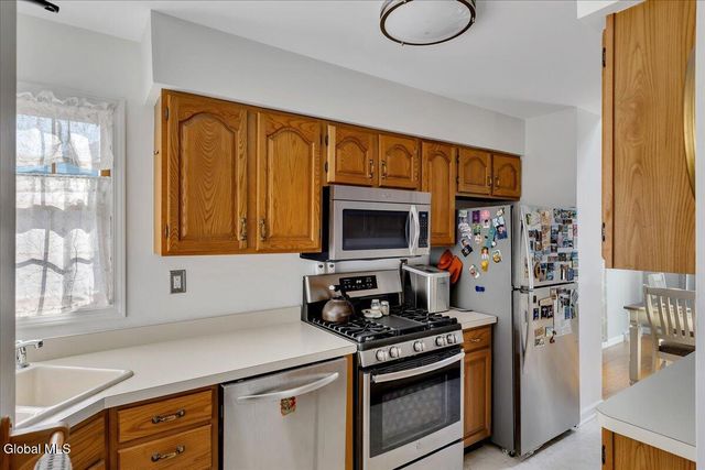 7048 Suzanne Lane, Guilderland, NY 12303