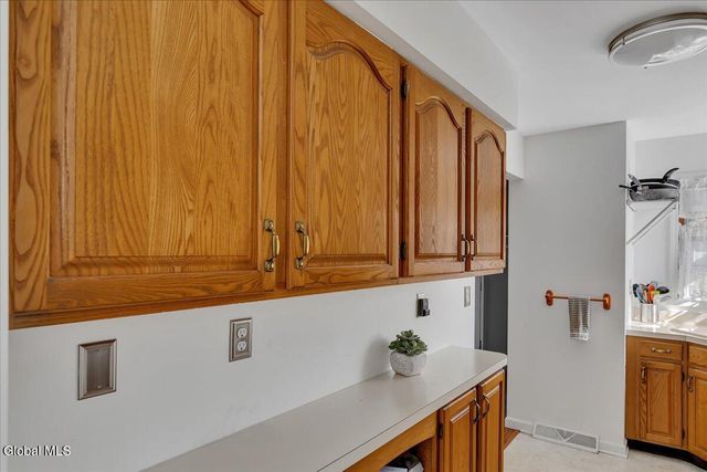 7048 Suzanne Lane, Guilderland, NY 12303