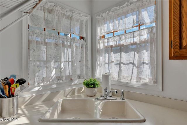 7048 Suzanne Lane, Guilderland, NY 12303