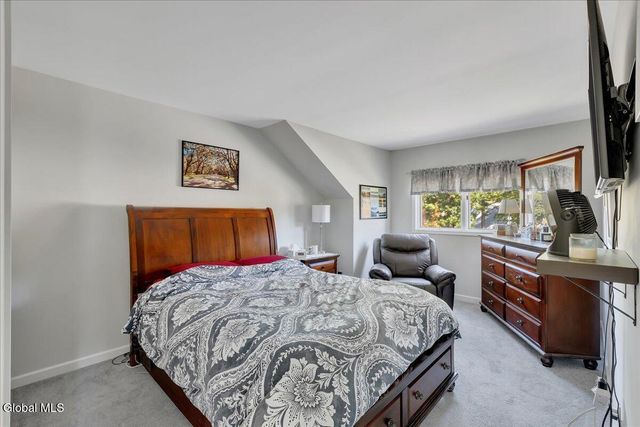 7048 Suzanne Lane, Guilderland, NY 12303