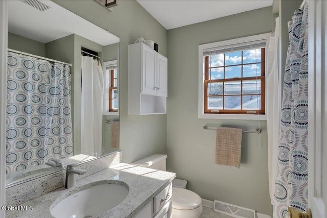 7048 Suzanne Lane, Guilderland, NY 12303