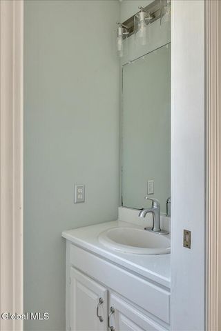 7048 Suzanne Lane, Guilderland, NY 12303