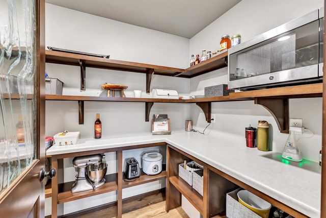 2442 LOXLEY COURT, Suamico, WI 54173