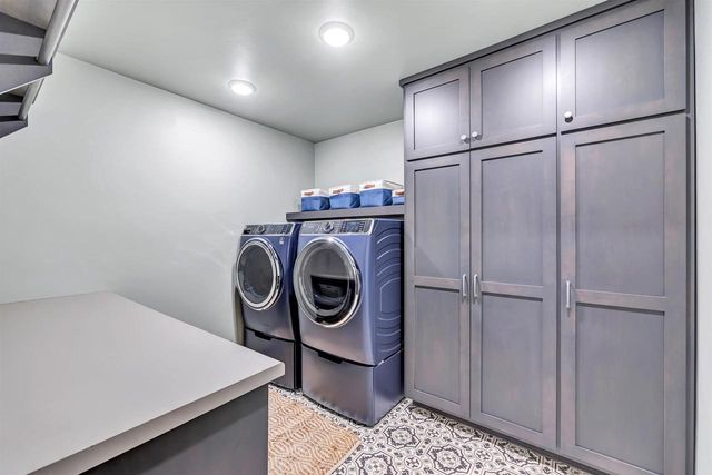 2442 LOXLEY COURT, Suamico, WI 54173