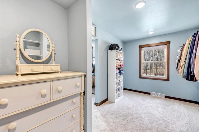 2442 LOXLEY COURT, Suamico, WI 54173