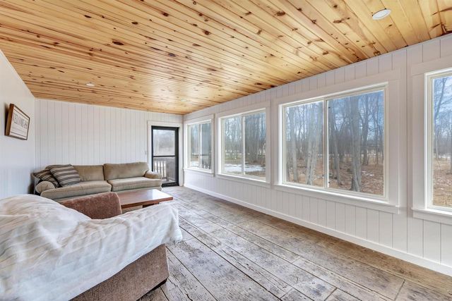 2442 LOXLEY COURT, Suamico, WI 54173