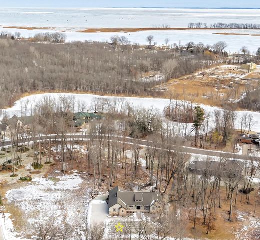 2442 LOXLEY COURT, Suamico, WI 54173