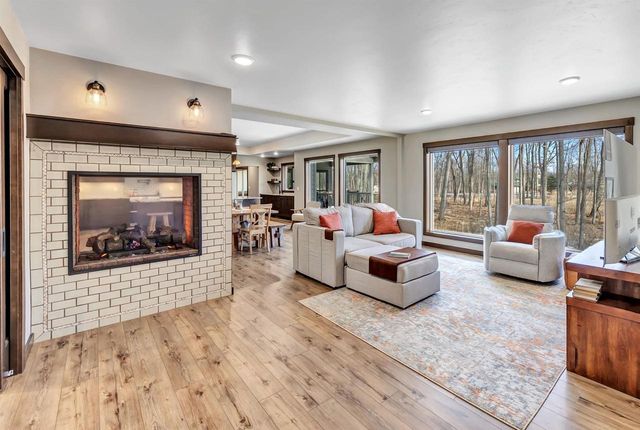 2442 LOXLEY COURT, Suamico, WI 54173