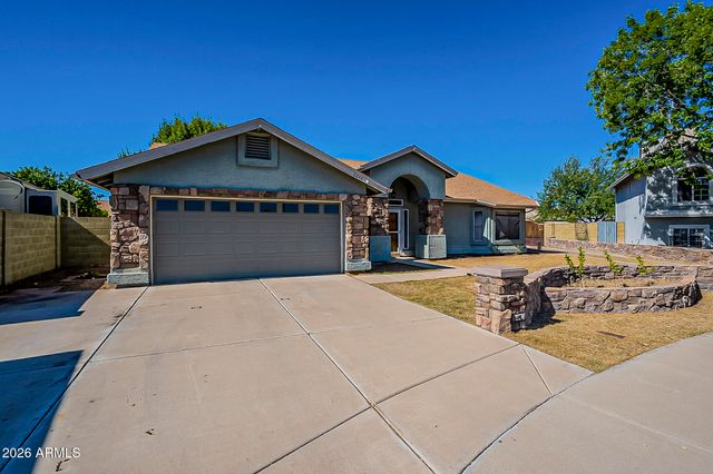 8844 W CAVALIER Drive, Glendale, AZ 85305