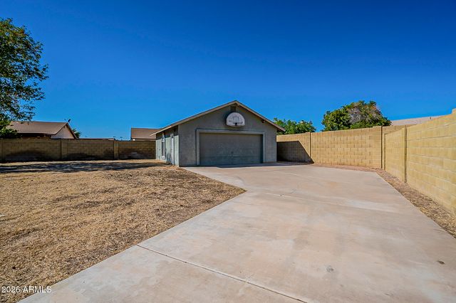 8844 W CAVALIER Drive, Glendale, AZ 85305