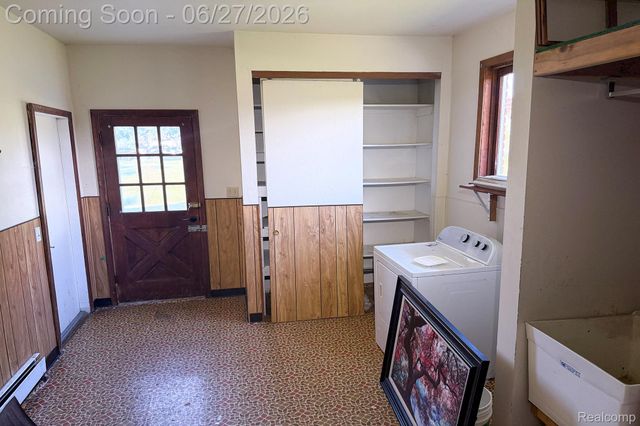 16650 Walcliff Drive, Clinton Charter Township, MI 48035