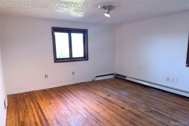 16650 Walcliff Drive, Clinton Charter Township, MI 48035