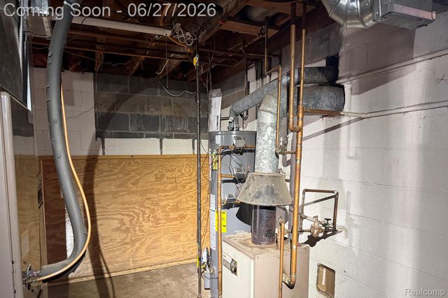 16650 Walcliff Drive, Clinton Charter Township, MI 48035