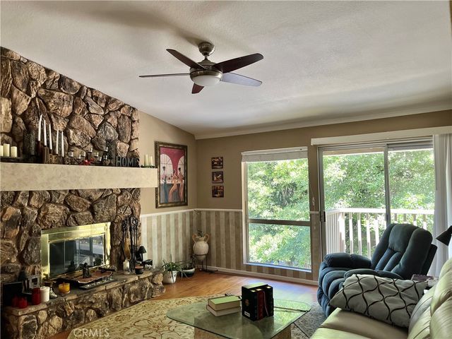 109 Rockledge Lane, Lake Arrowhead, CA 92352