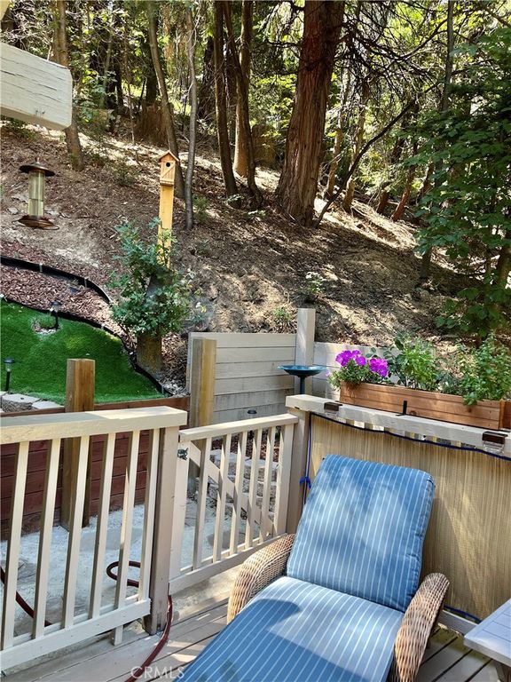 Image 9 of property listing at 109 Rockledge Lane, Lake Arrowhead, CA 92352
