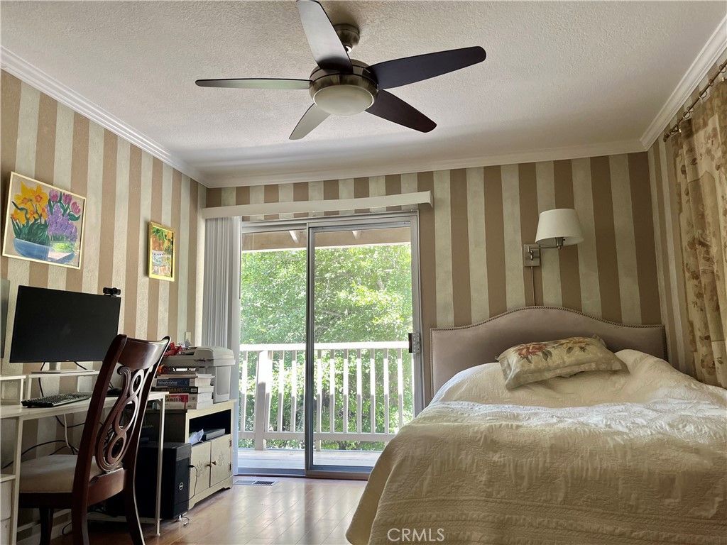 Image 10 of property listing at 109 Rockledge Lane, Lake Arrowhead, CA 92352
