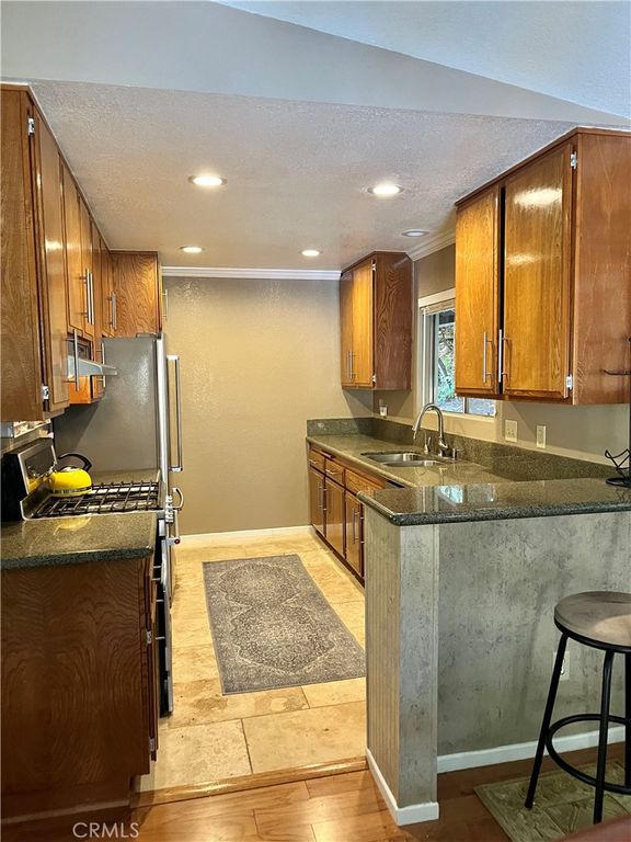 Image 4 of property listing at 109 Rockledge Lane, Lake Arrowhead, CA 92352