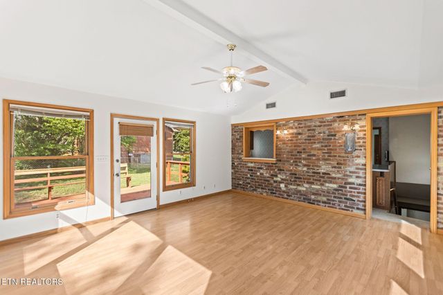 1025 Lancewood Drive, Knoxville, TN 37920