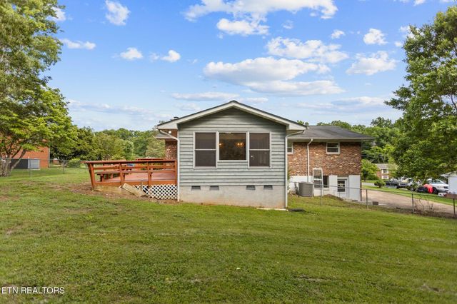 1025 Lancewood Drive, Knoxville, TN 37920
