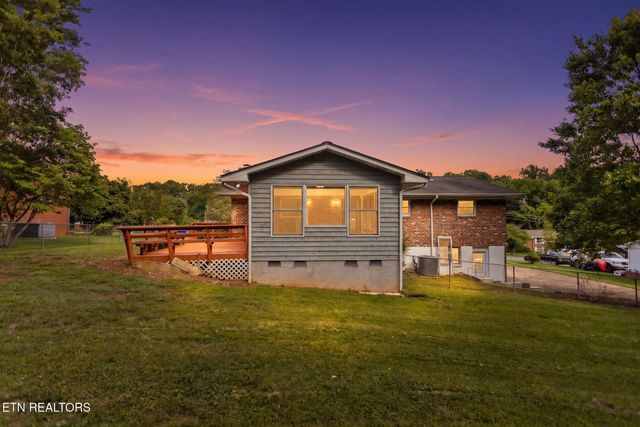 1025 Lancewood Drive, Knoxville, TN 37920