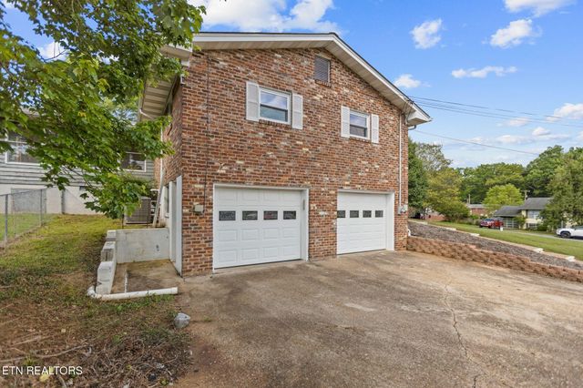 1025 Lancewood Drive, Knoxville, TN 37920
