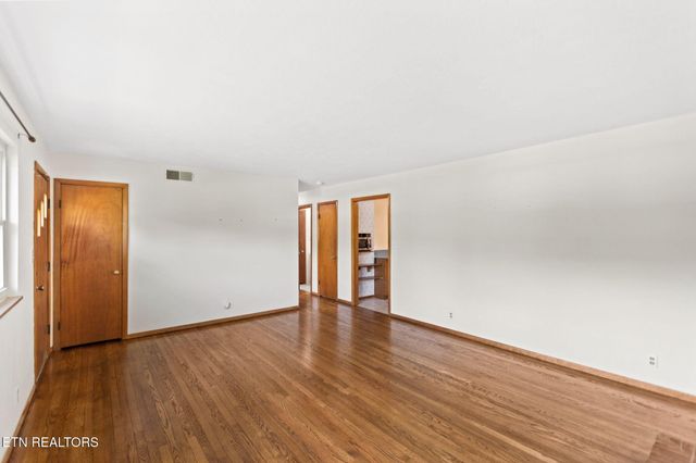 1025 Lancewood Drive, Knoxville, TN 37920