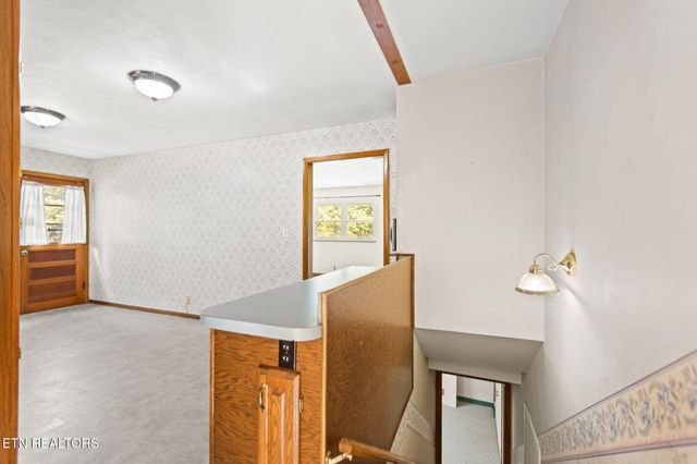 1025 Lancewood Drive, Knoxville, TN 37920