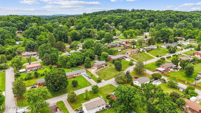1025 Lancewood Drive, Knoxville, TN 37920