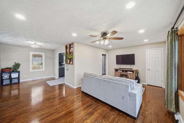 429 Russell Street, Alvo, NE 68304