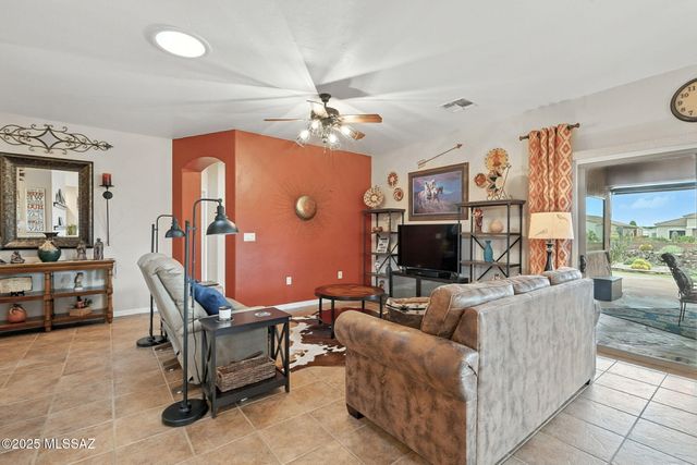 2323 S Via Pompilo, Green Valley, AZ 85614