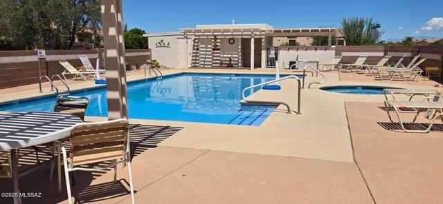 2323 S Via Pompilo, Green Valley, AZ 85614