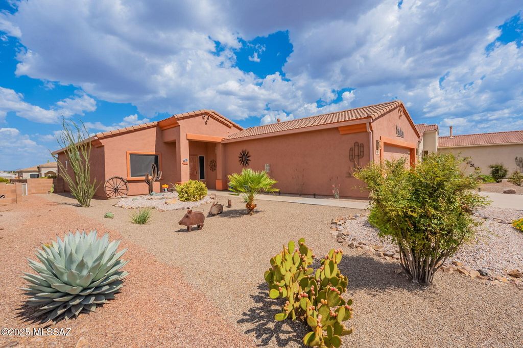 2323 S Via Pompilo, Green Valley, AZ 85614