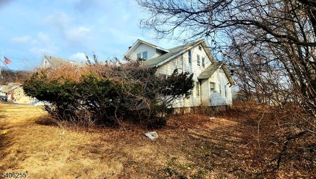 518 W Broadway, Haledon Boro, NJ 07508