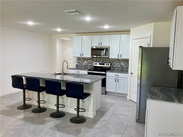 614 W Fairways View Drive, Beverly Hills, FL 34465