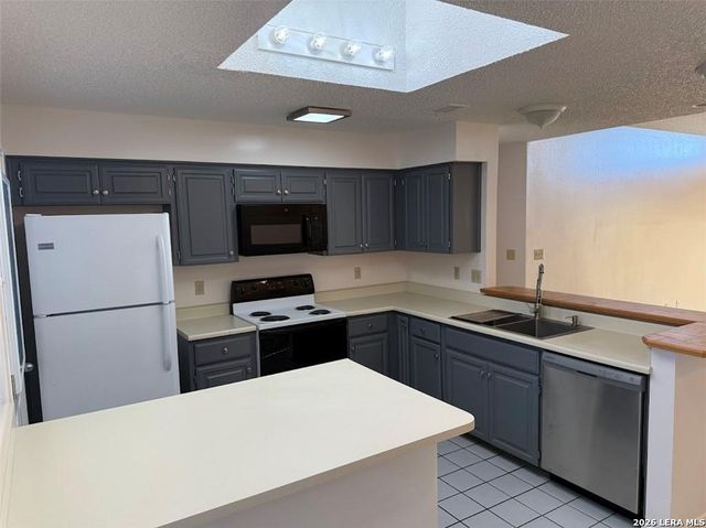 116 Campbell Dr Unit 16, Canyon Lake, TX 78133