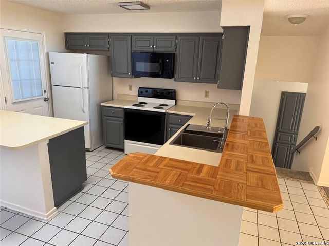 116 Campbell Dr Unit 16, Canyon Lake, TX 78133