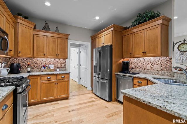 2216 Charlack Avenue, Springfield, IL 62704