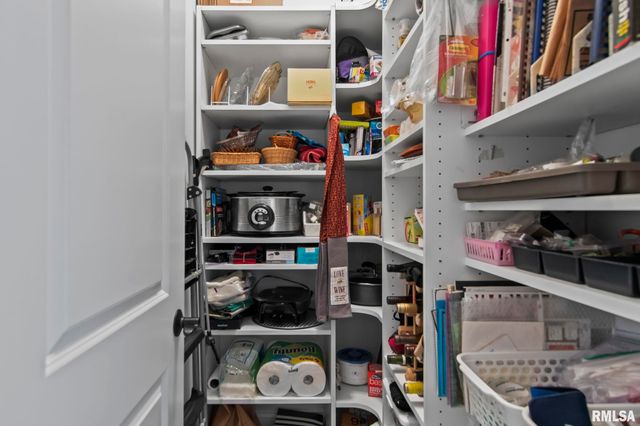 2216 Charlack Avenue, Springfield, IL 62704