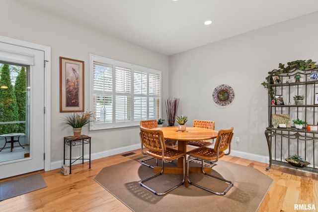 2216 Charlack Avenue, Springfield, IL 62704