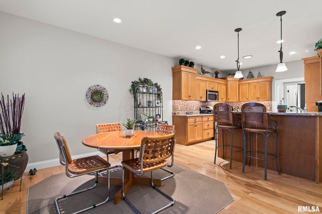 2216 Charlack Avenue, Springfield, IL 62704