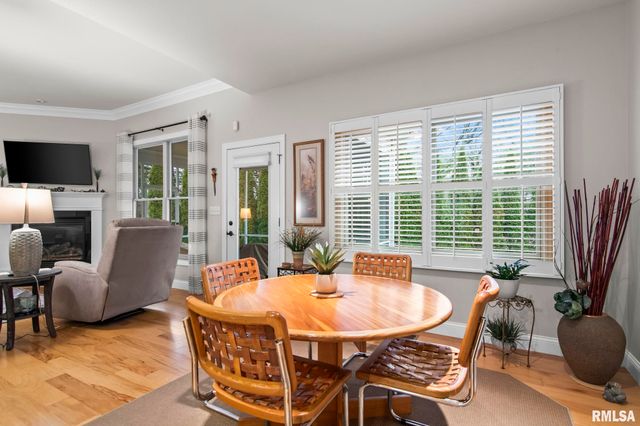 2216 Charlack Avenue, Springfield, IL 62704